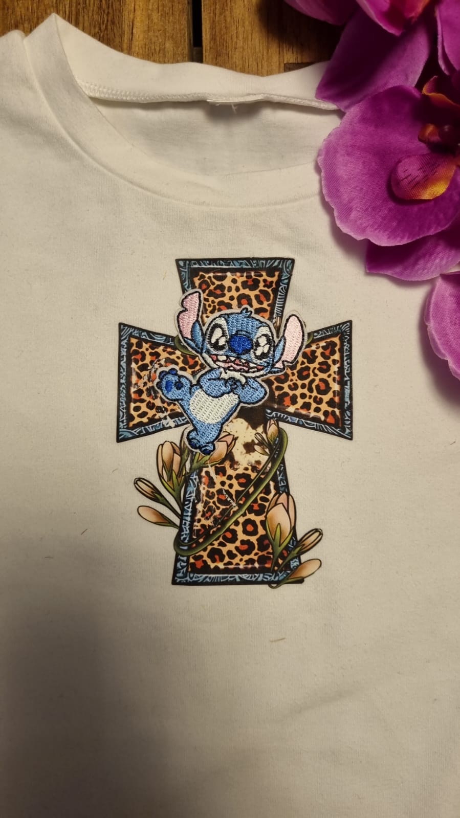 Wit stitch maat 128 met 🐆print
