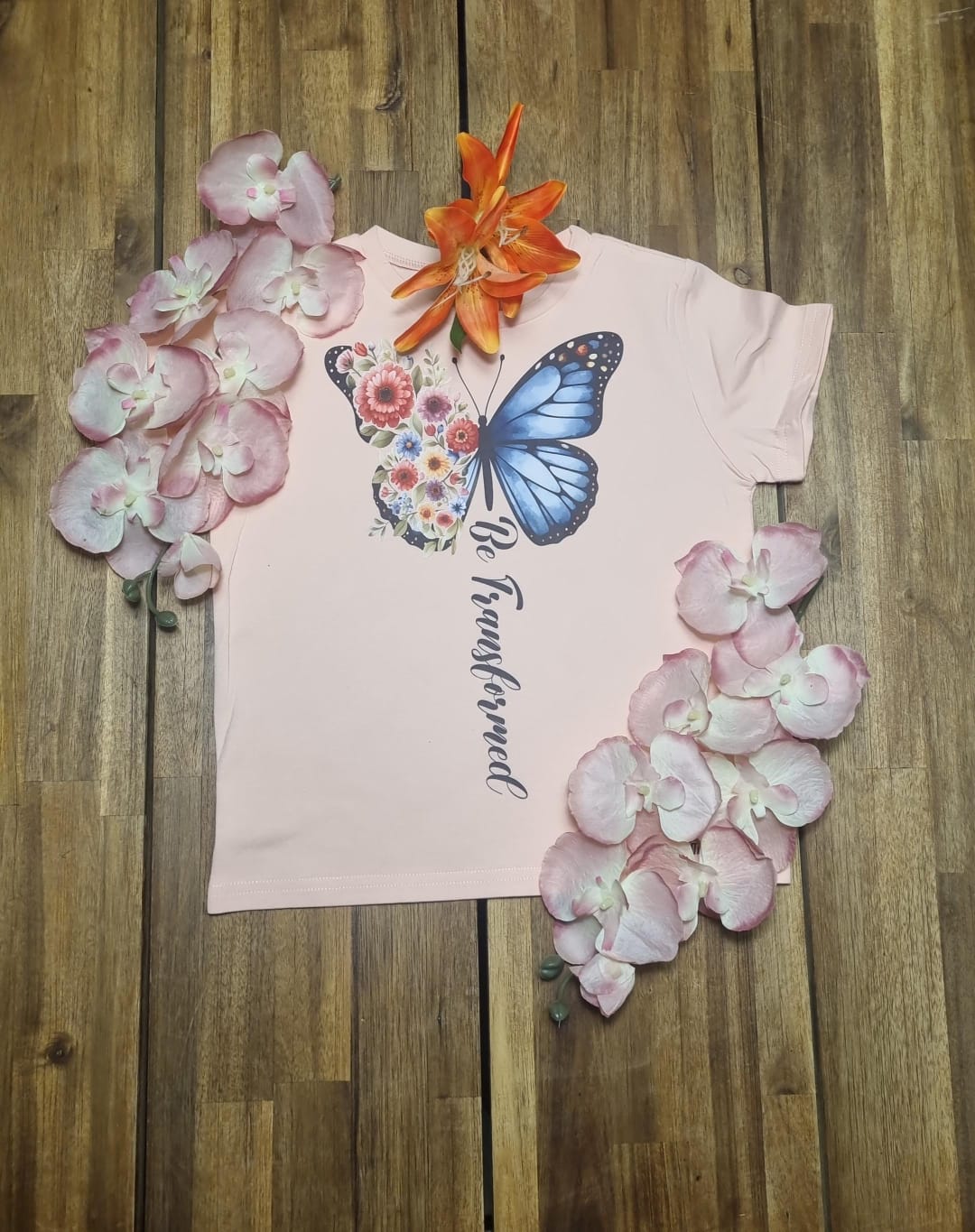 Be Transformed Poederroze T-shirt Maat 122 - Christelijk Kinderkleding Vlinder